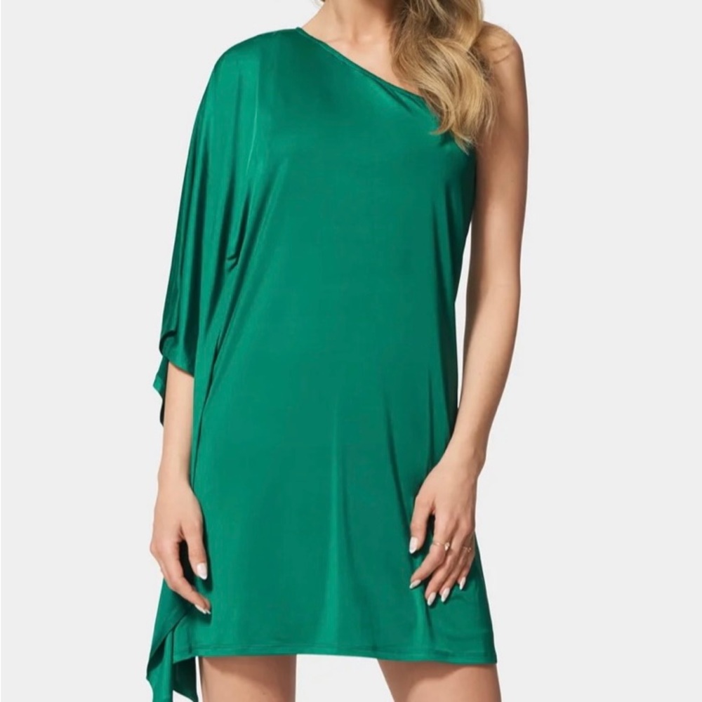 COPY - bebe 💚 ONE SHOULDER FLOWY DRESS 💚 NWT